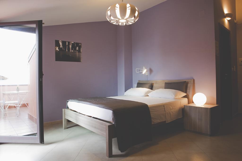 La Scivola Rooms Aci Castello Exterior foto